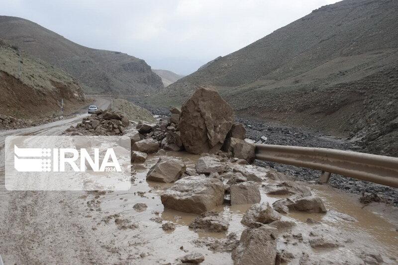 خبرنگاران ریزش کوه باعث مسدود شدن جاده قدیم اندیمشک-پل زال خبرنگاران ریزش کوه باعث مسدود شدن جاده قدیم اندیمشک-پل زال شد